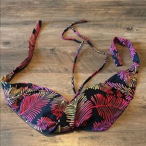 La Vie En Rose Vibrant Leaf Bikini Top